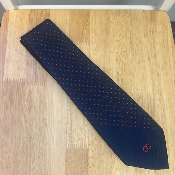 Oleg Cassini by Burma Men’s Logo Dotted Red Navy Tie - Picture 6 of 7